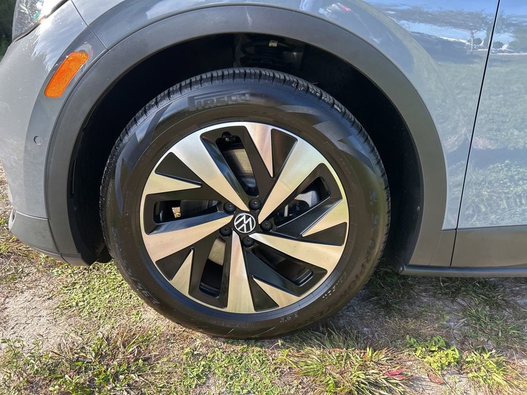 Certified 2025 Volkswagen ID.4 Pro image 42