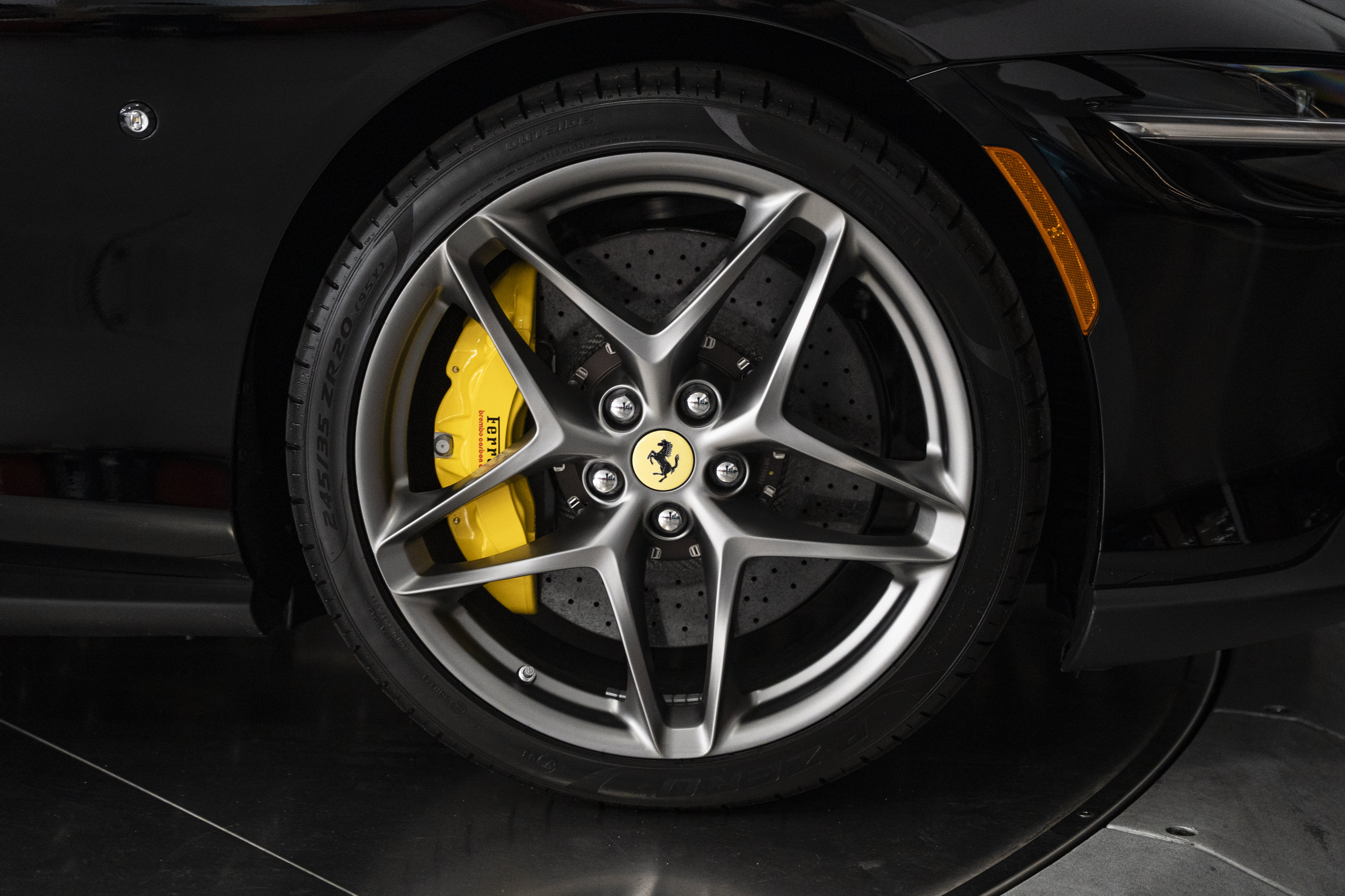Used 2026 Ferrari Roma Spider RWD image 18