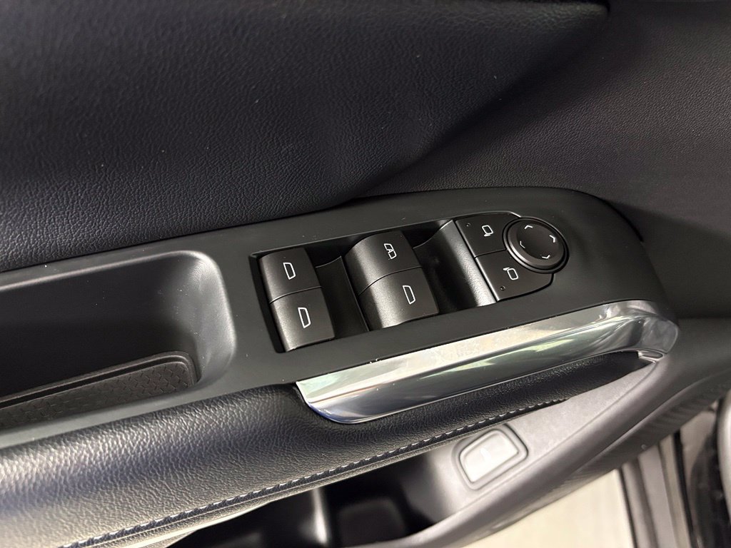 Used 2026 Chevrolet Traverse LT FWD image 15