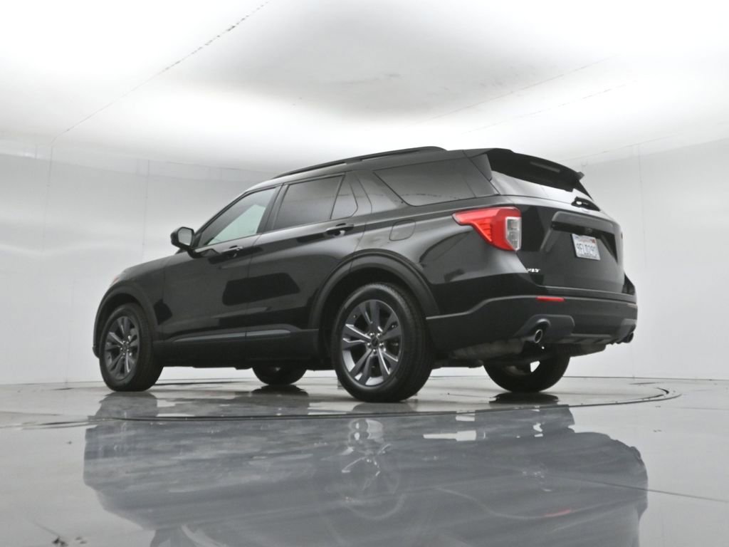 Used 2022 Ford Explorer XLT w/ Equipment Group 202A RWD image 47