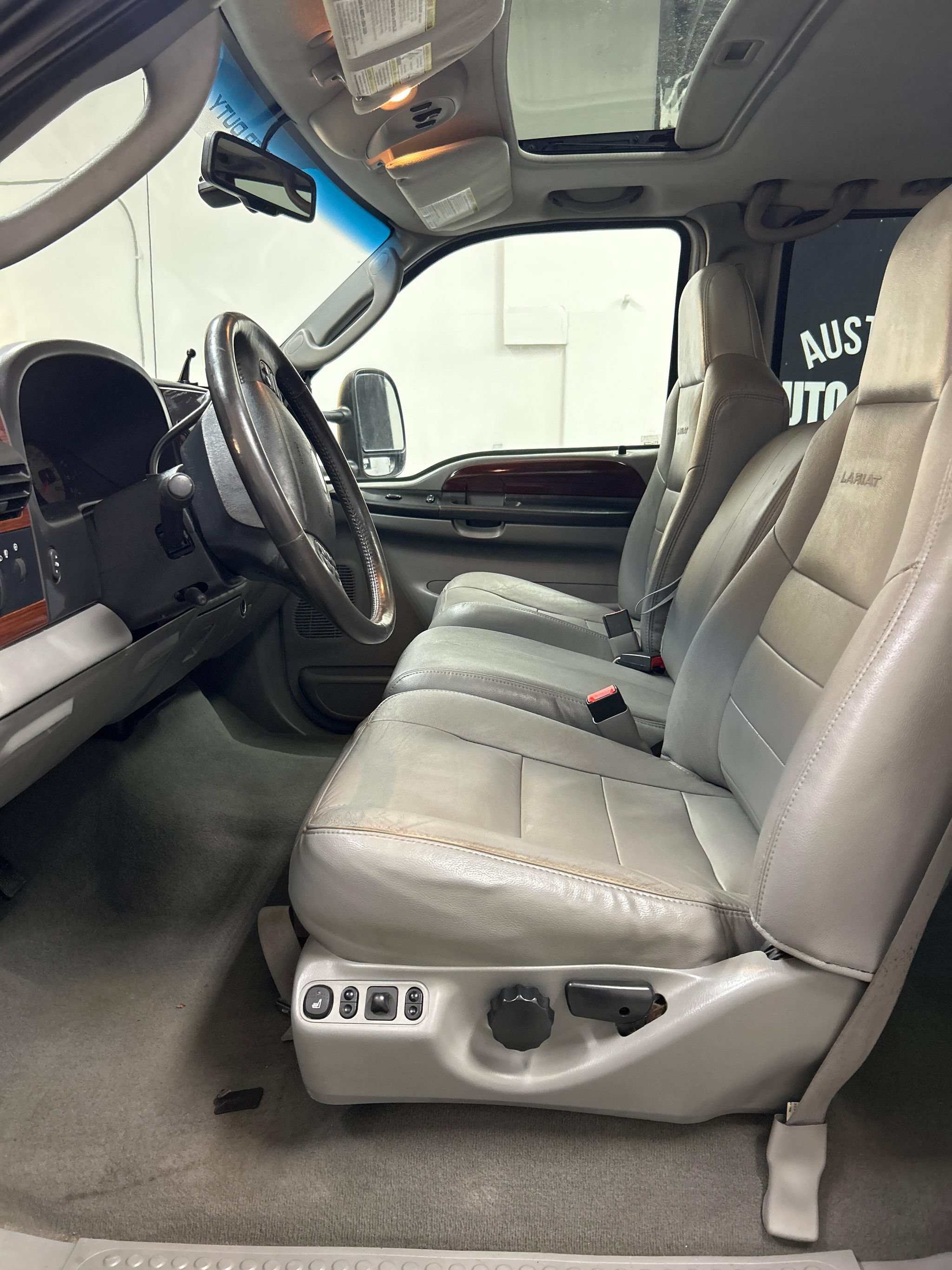 Used 2007 Ford F350 Lariat AWD/4WD image 8