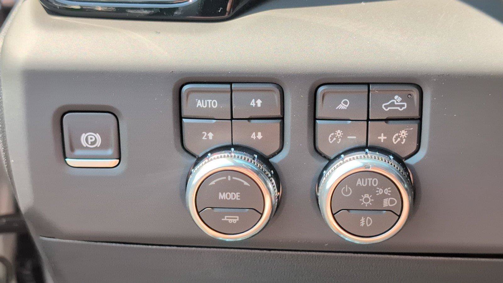 New 2026 GMC Sierra 2500 AT4 w/ AT4 Premium Plus Package AWD/4WD image 31
