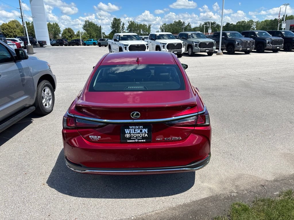 Used 2023 Lexus ES 250 w/ Premium Package AWD/4WD image 4