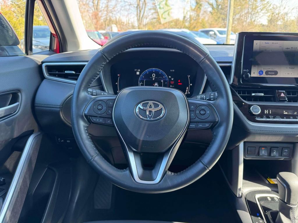 Used 2023 Toyota Corolla Cross XLE w/ Convenience Package image 20
