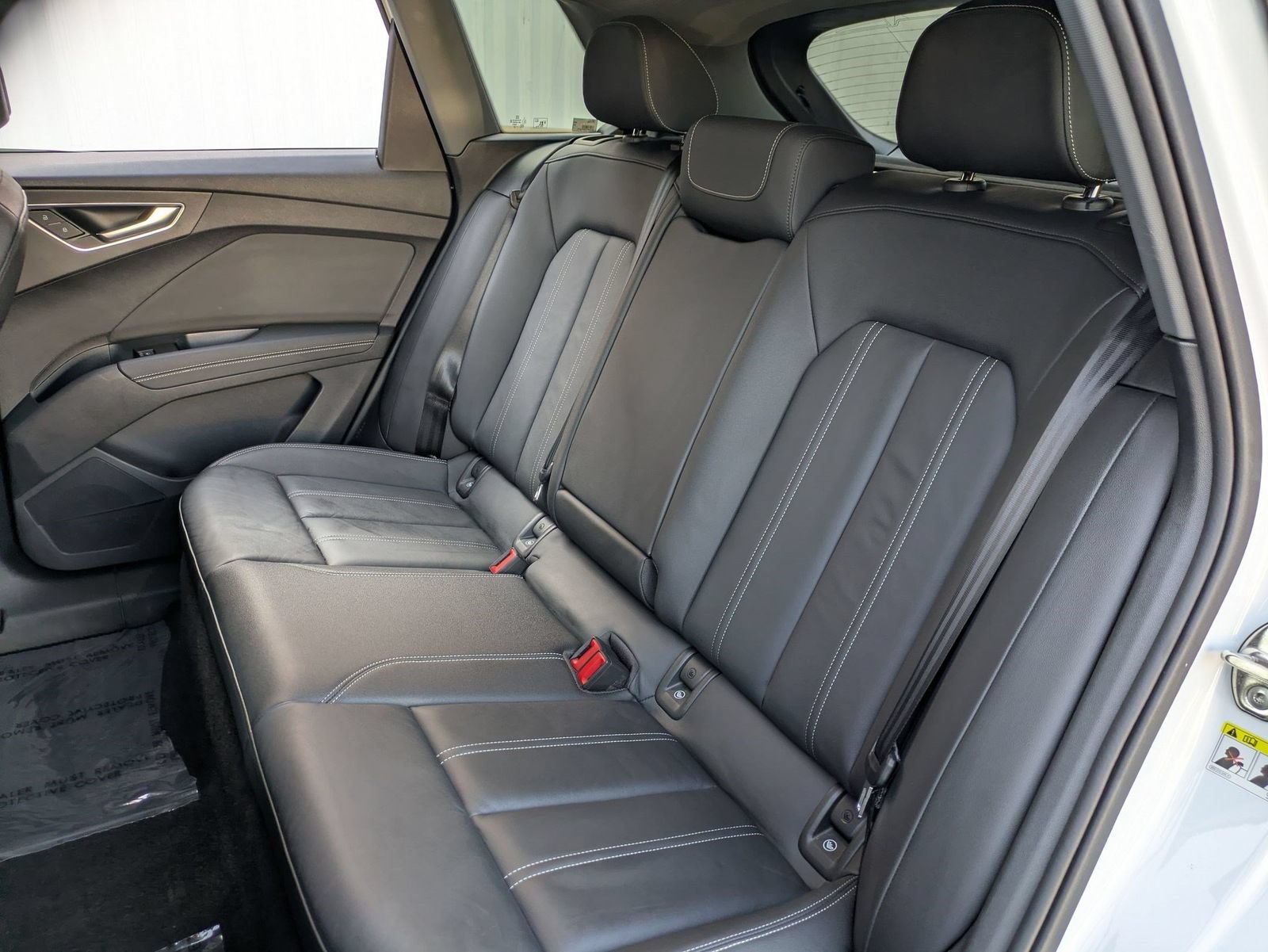 Used 2025 Audi Q4 e-tron Premium w/ Convenience Package AWD/4WD image 31