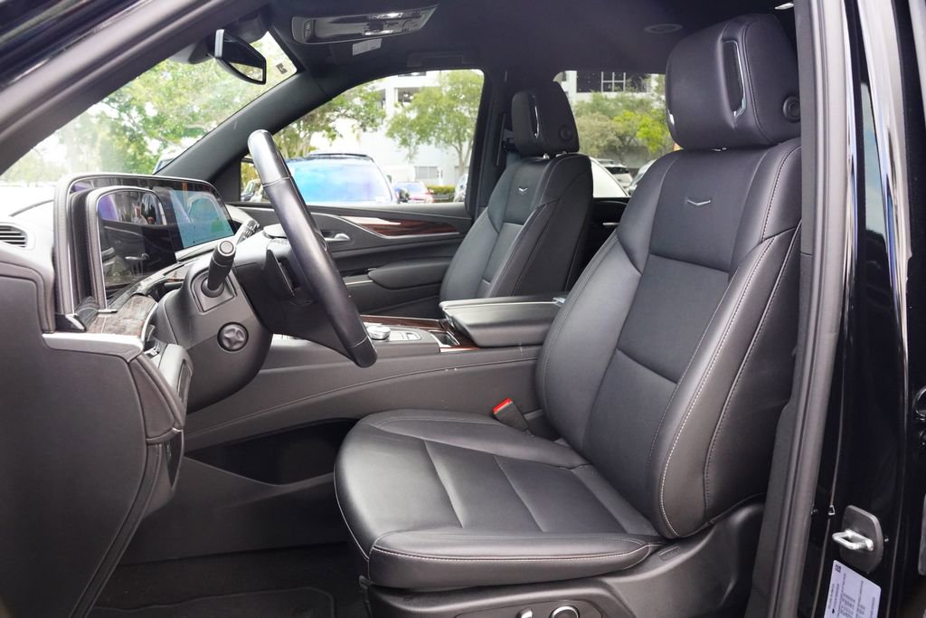Used 2024 Cadillac Escalade ESV Luxury image 14