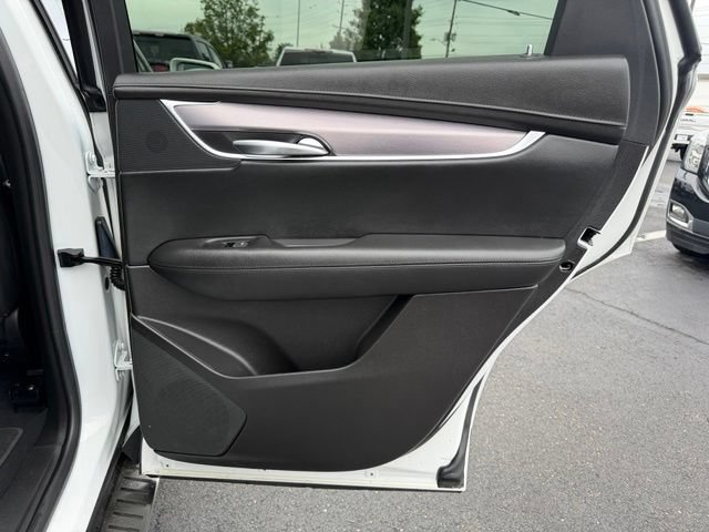 Certified 2018 Cadillac XT5 Luxury w/ Driver Awareness Package AWD/4WD image 11