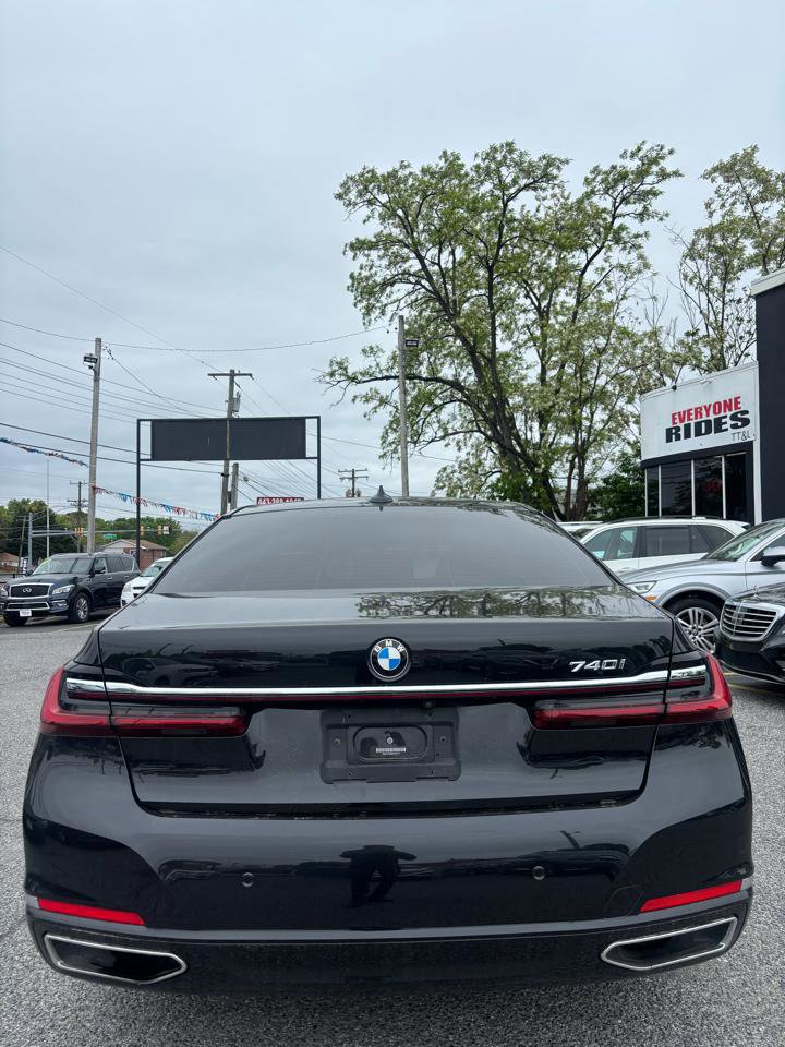 Used 2022 BMW 740i RWD image 6