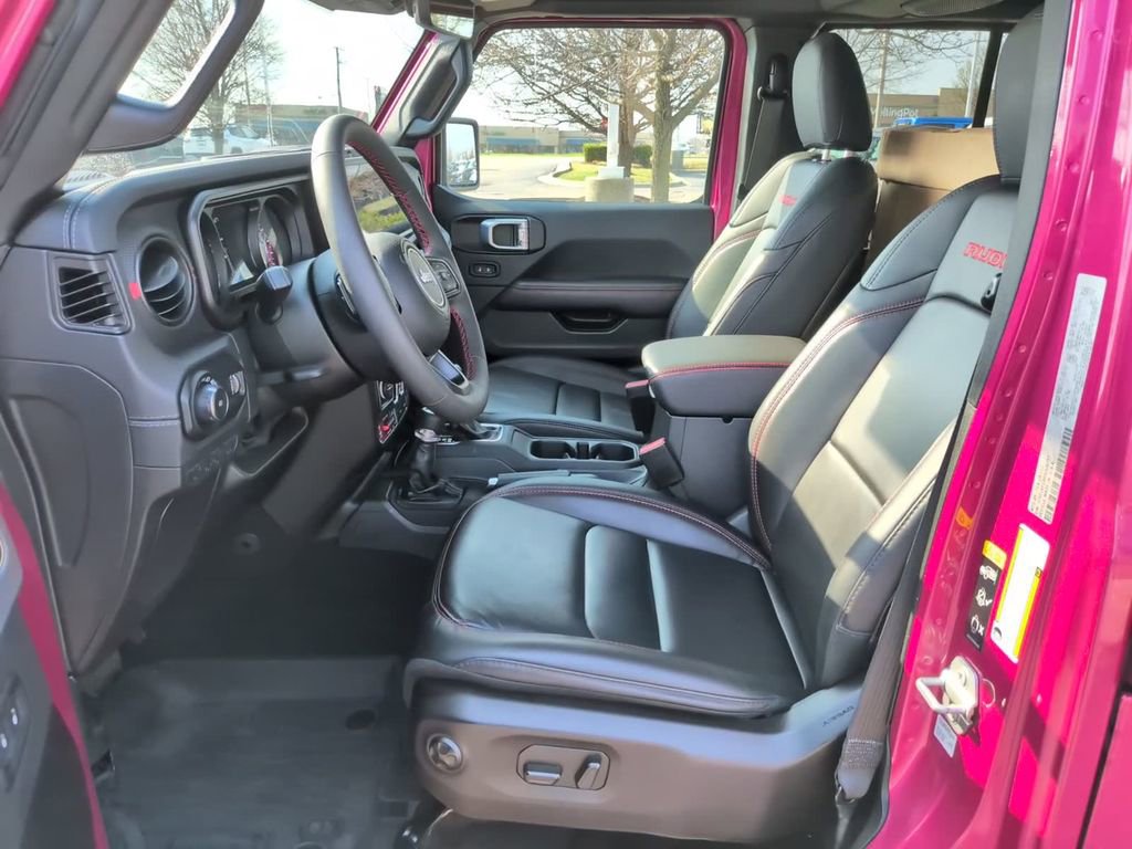 Used 2024 Jeep Wrangler Unlimited Rubicon w/ Dual Top Group image 25