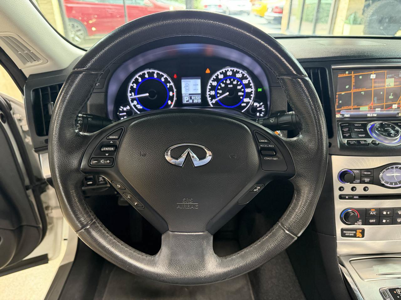 Used 2014 INFINITI Q60 Convertible w/ Premium Package RWD image 32