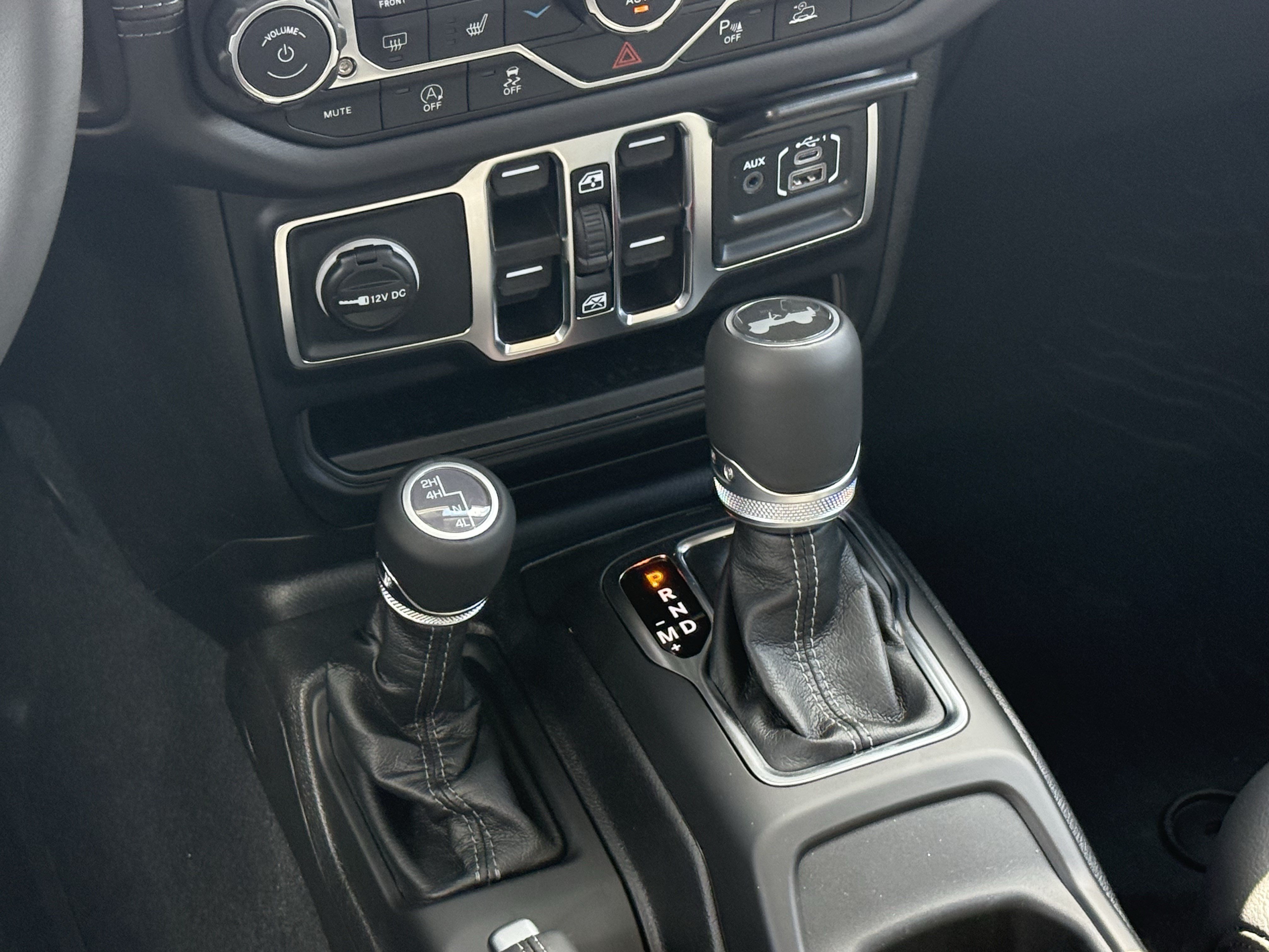 New 2026 Jeep Wrangler Unlimited Sahara AWD/4WD image 15
