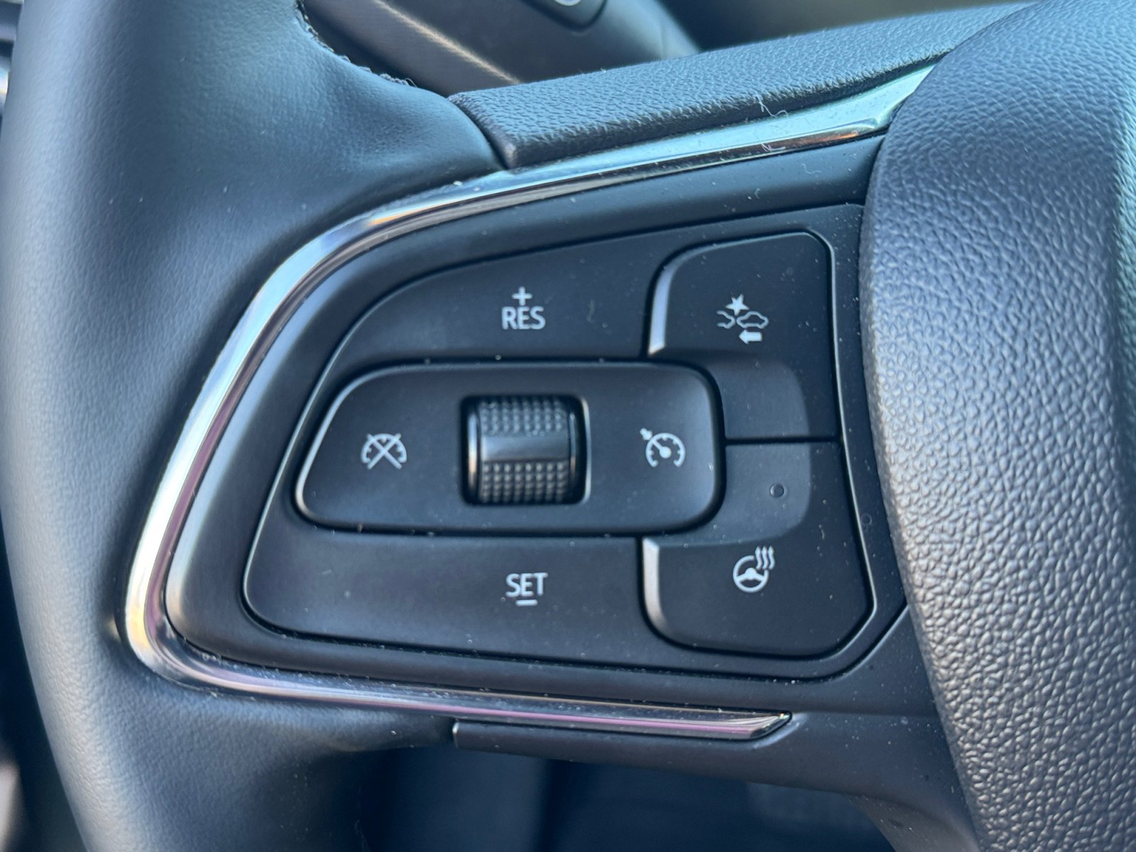 Used 2025 Buick Envista Sport Touring w/ Convenience I Package image 18