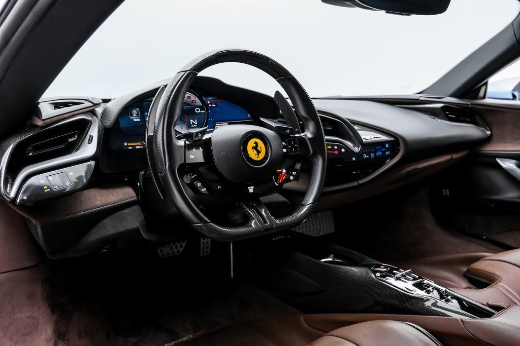 Used 2022 Ferrari SF90 Spider image 6