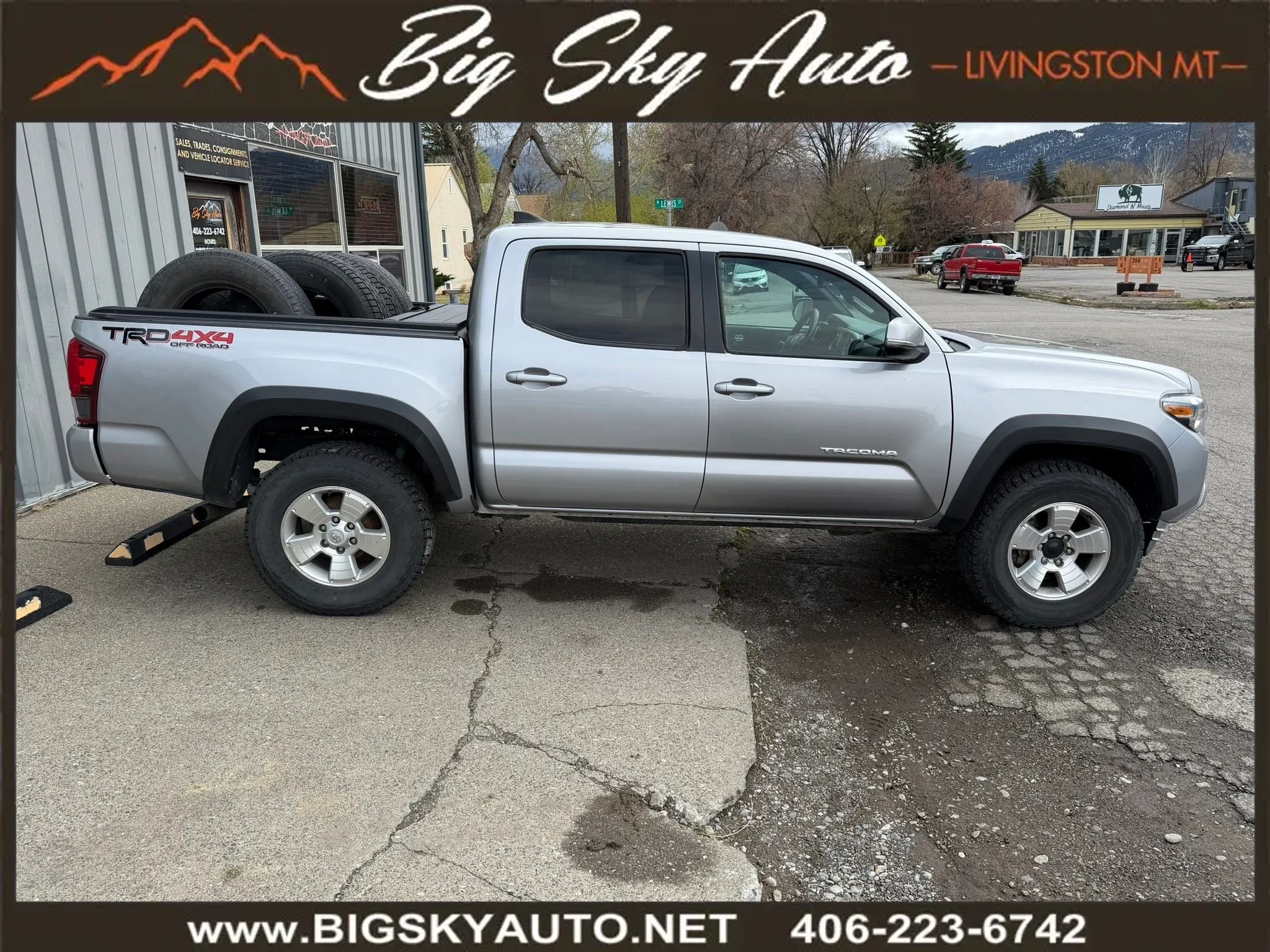 Used 2019 Toyota Tacoma TRD Off-Road w/ Technology Package AWD/4WD image 6