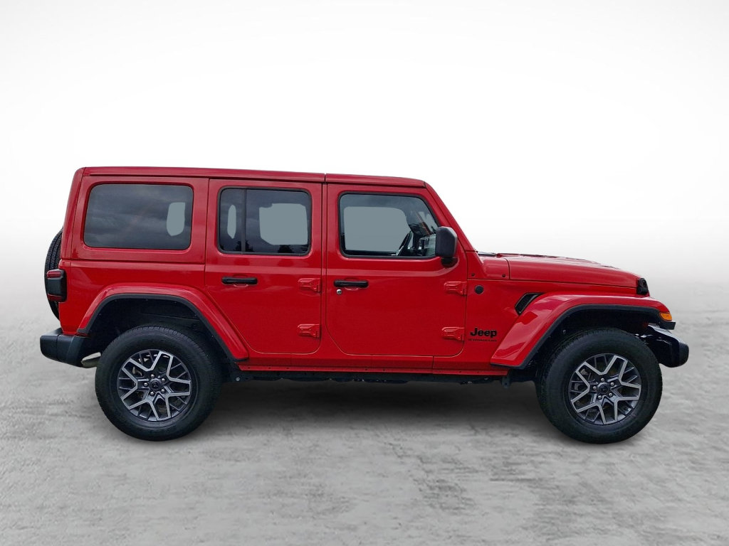 Used 2025 Jeep Wrangler Unlimited Sahara AWD/4WD image 6