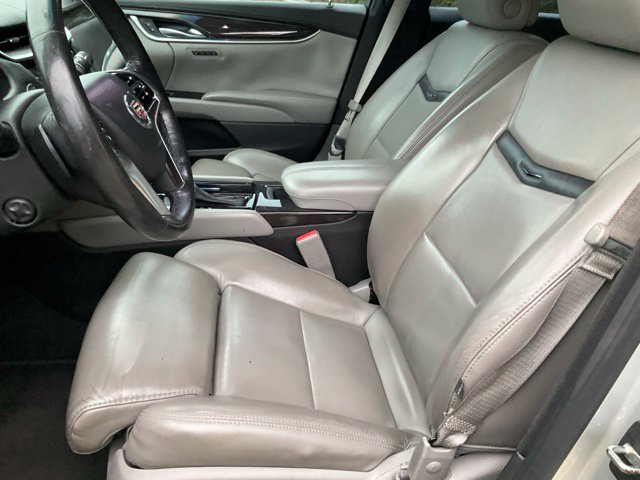 Used 2014 Cadillac XTS Luxury w/ Driver Awareness Package FWD image 5