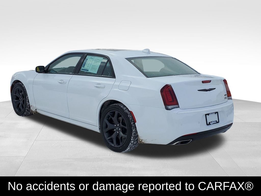 Used 2023 Chrysler 300 Touring L w/ Popular Equipment Group image 4