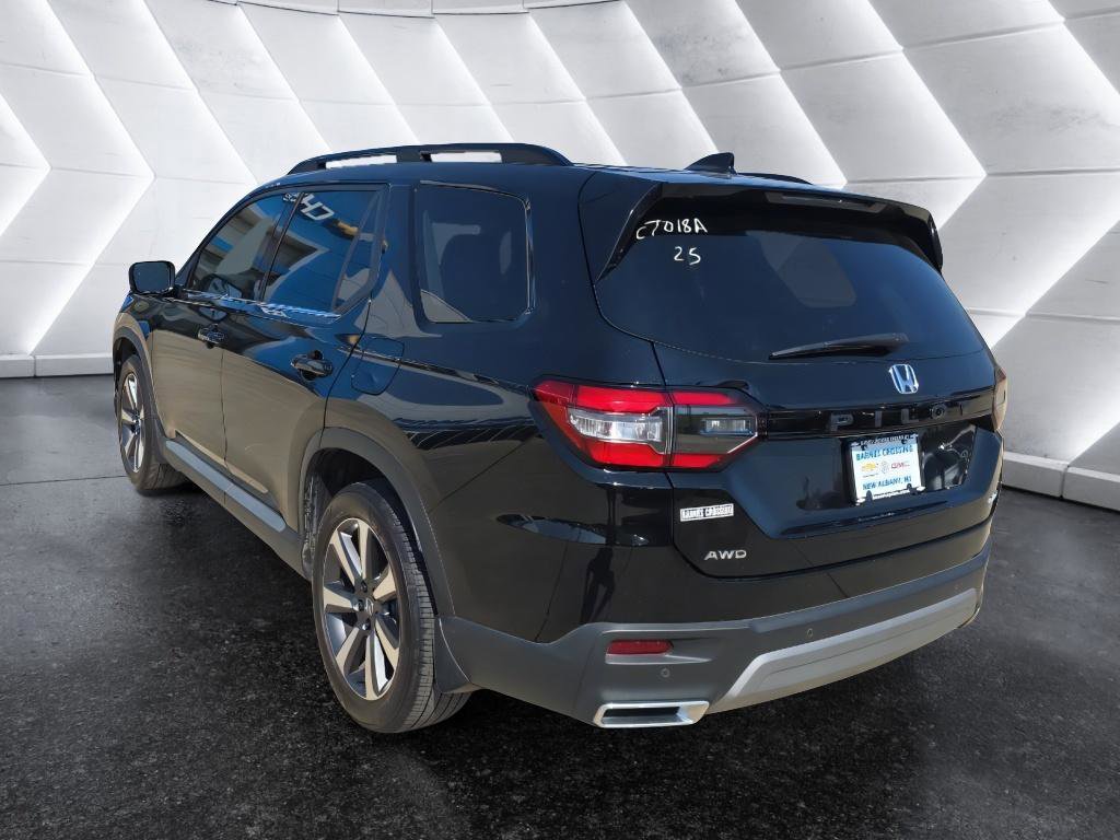 Used 2025 Honda Pilot Elite image 7