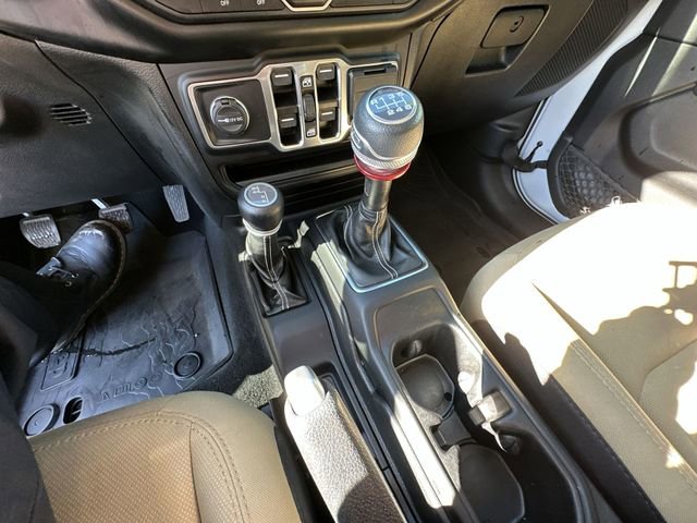 Used 2021 Jeep Wrangler Unlimited Sahara w/ LED Lighting Group AWD/4WD image 24