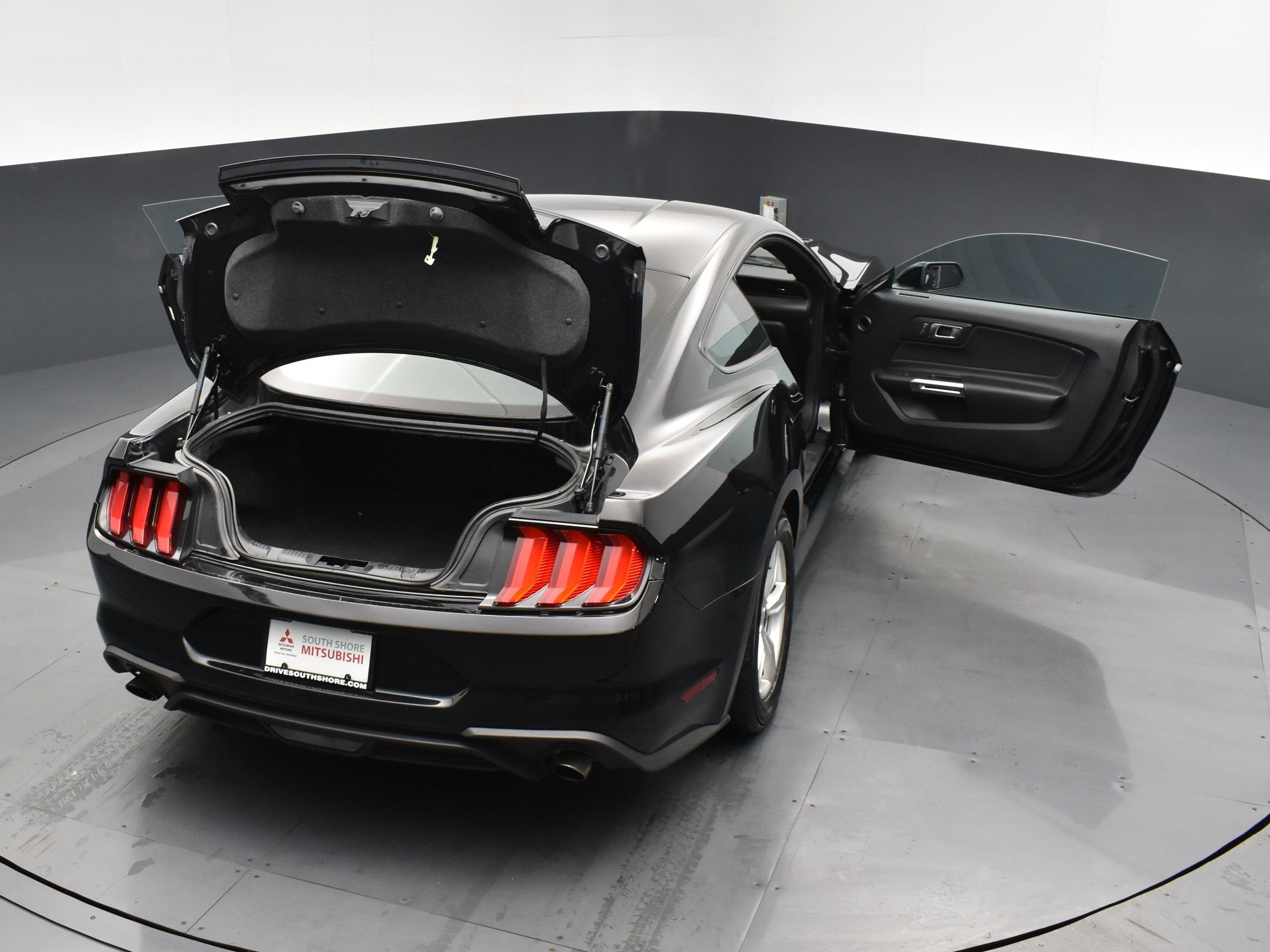 Used 2022 Ford Mustang Coupe image 25