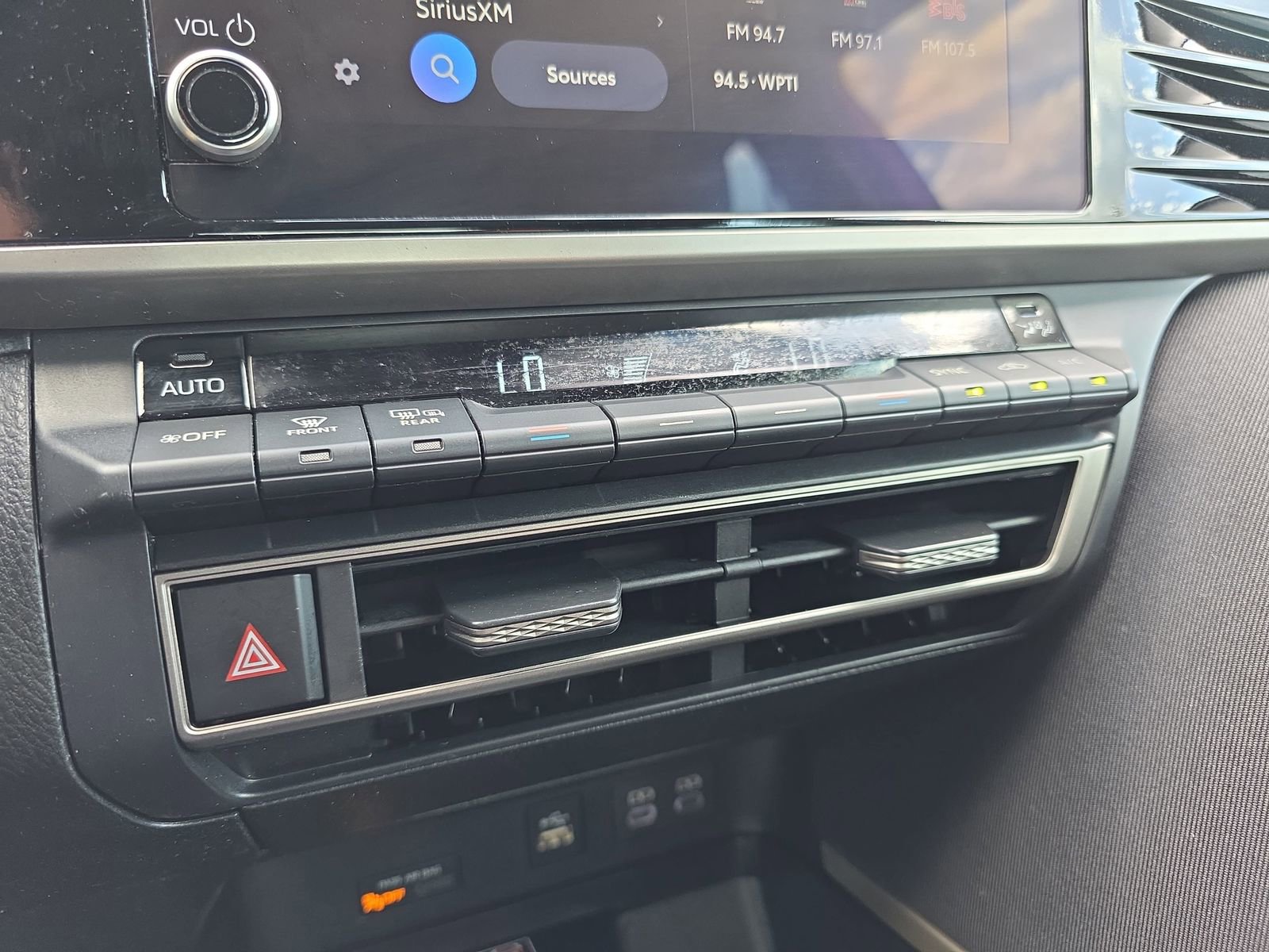 Used 2025 Toyota Camry LE image 23