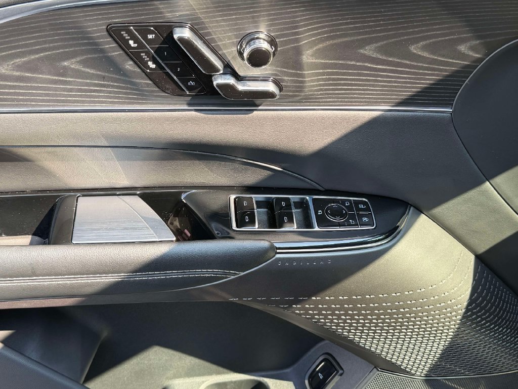 Certified 2024 Cadillac Lyriq Sport w/ LPO, Floor Liner Package AWD/4WD image 21