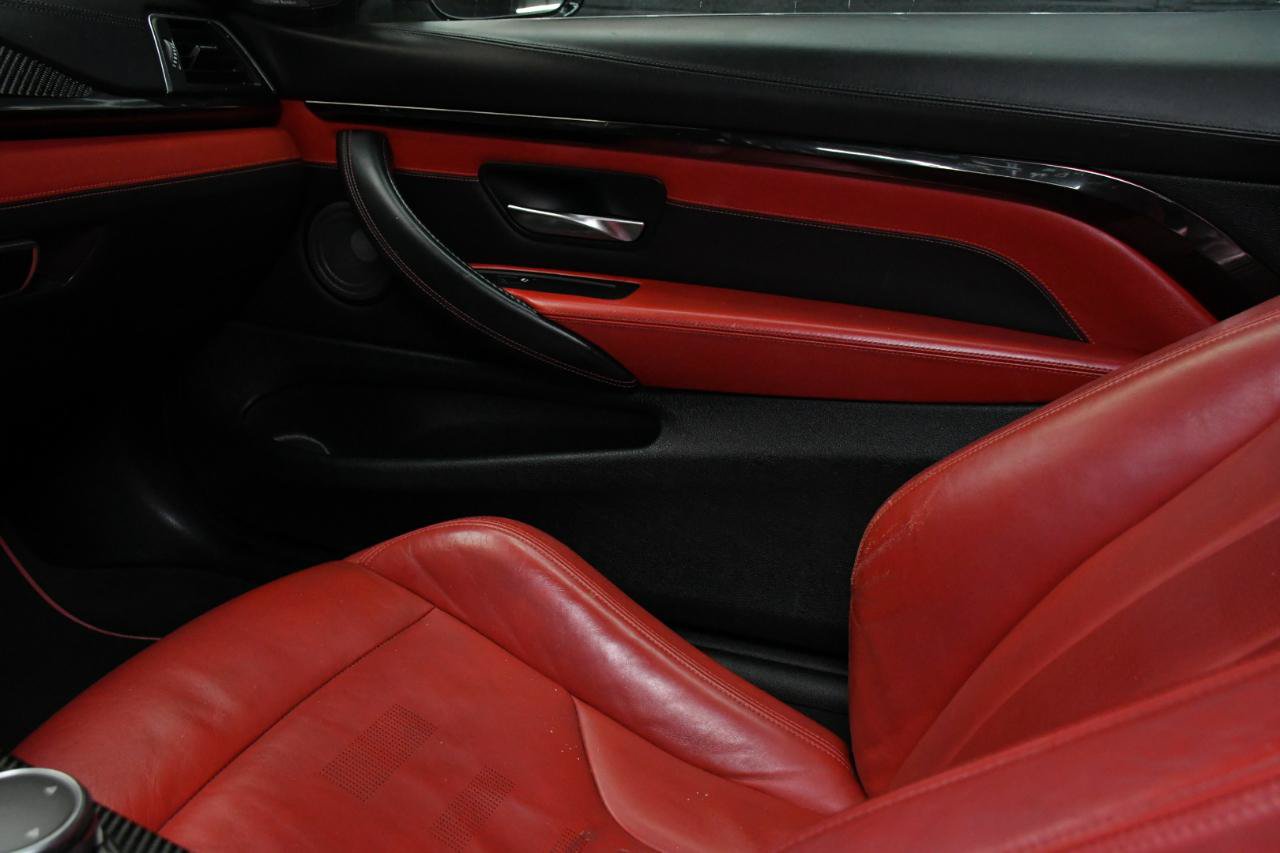 Used 2016 BMW M4 Coupe w/ Executive Package RWD image 35