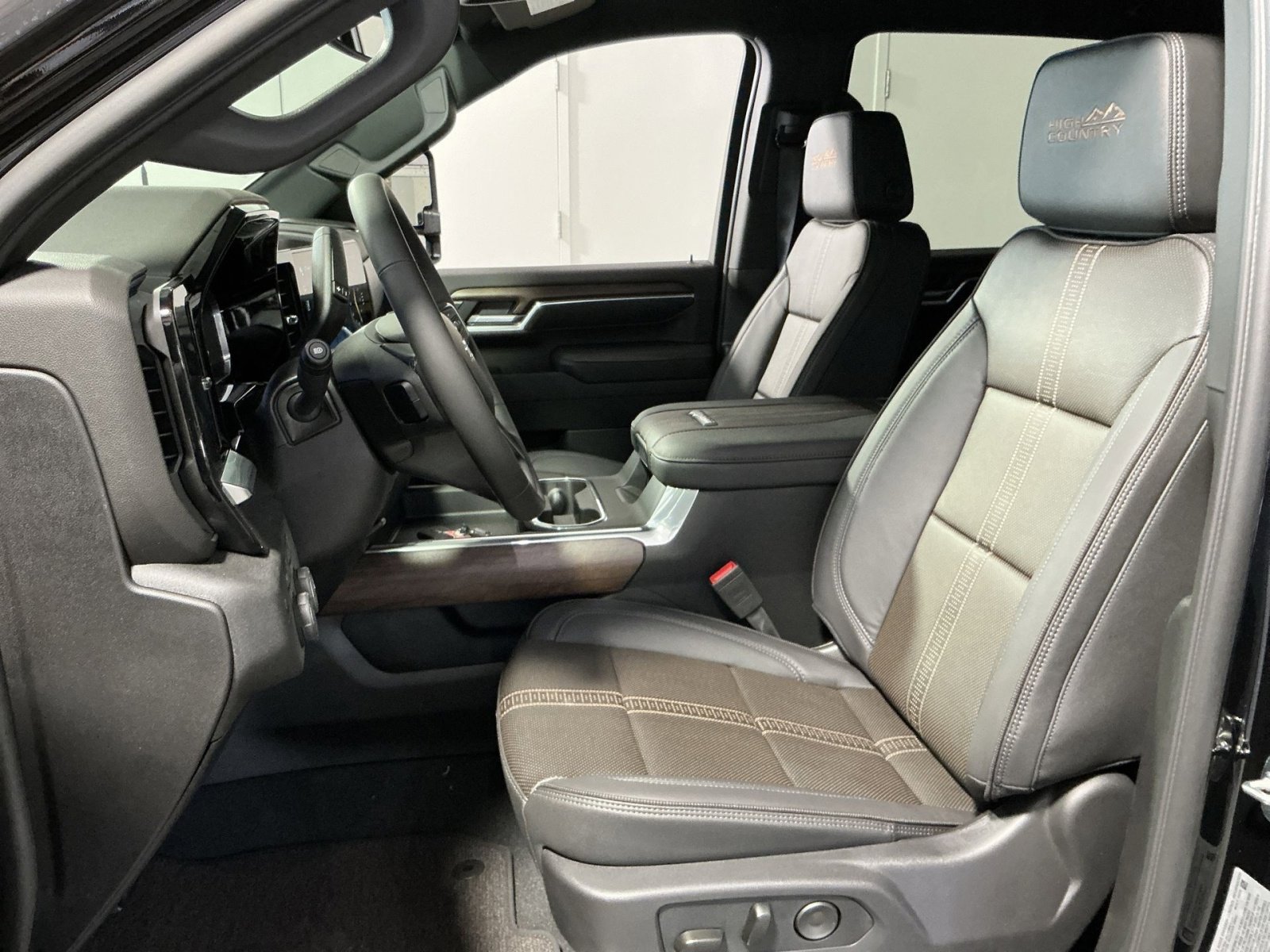 New 2026 Chevrolet Silverado 2500 High Country w/ Midnight Edition AWD/4WD image 14