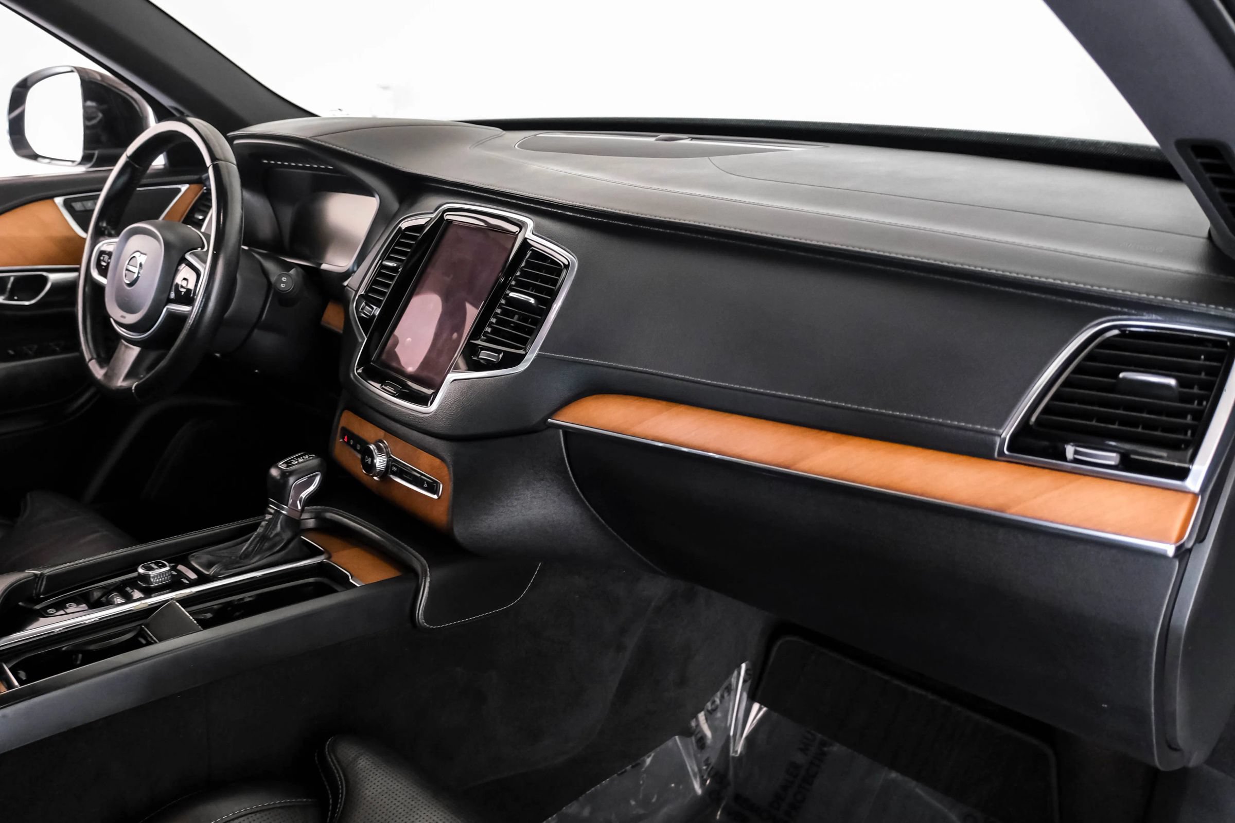 Used 2017 Volvo XC90 T6 Inscription w/ Vision Package AWD/4WD image 11