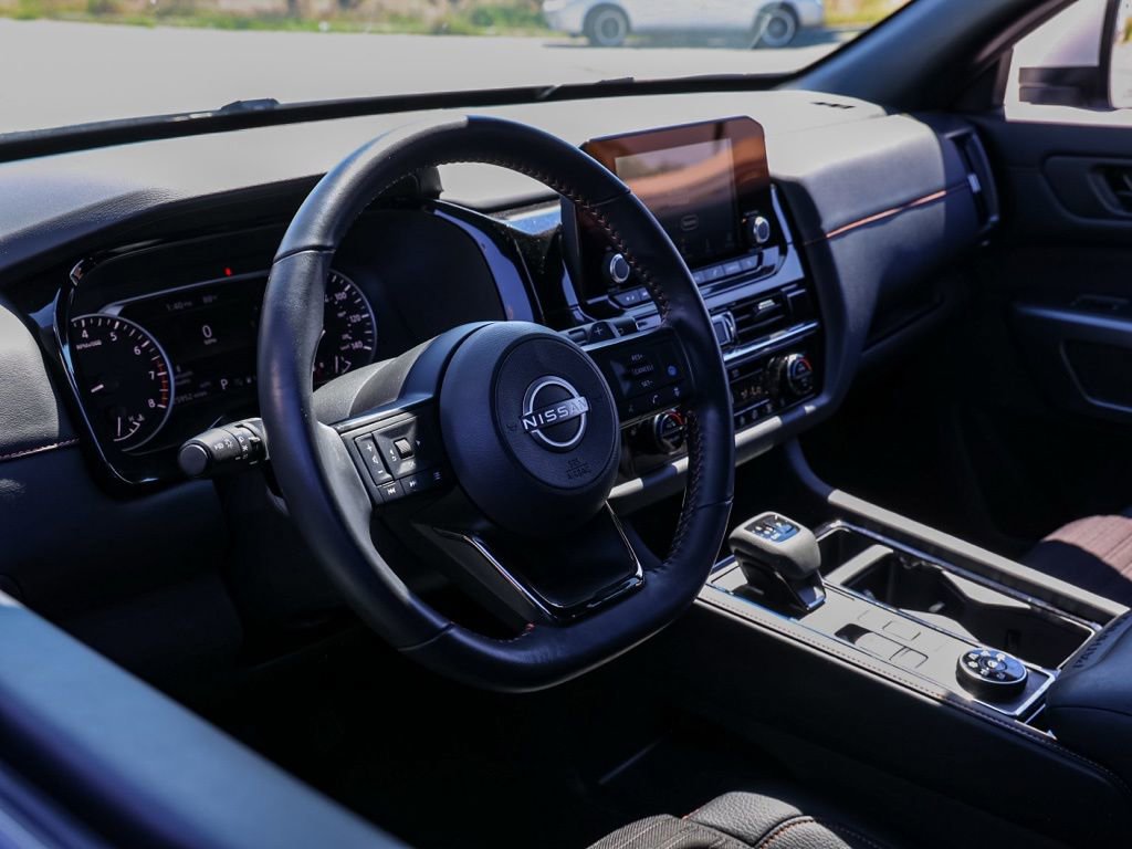 Used 2025 Nissan Pathfinder Rock Creek image 14