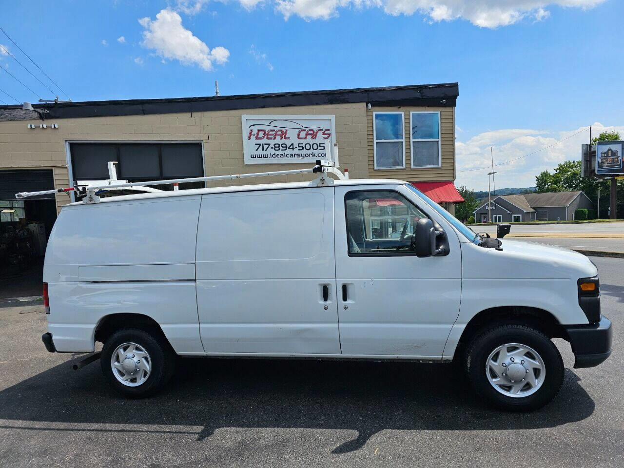 Used 2011 Ford E-150 and Econoline 150 w/ PWR Group image 2