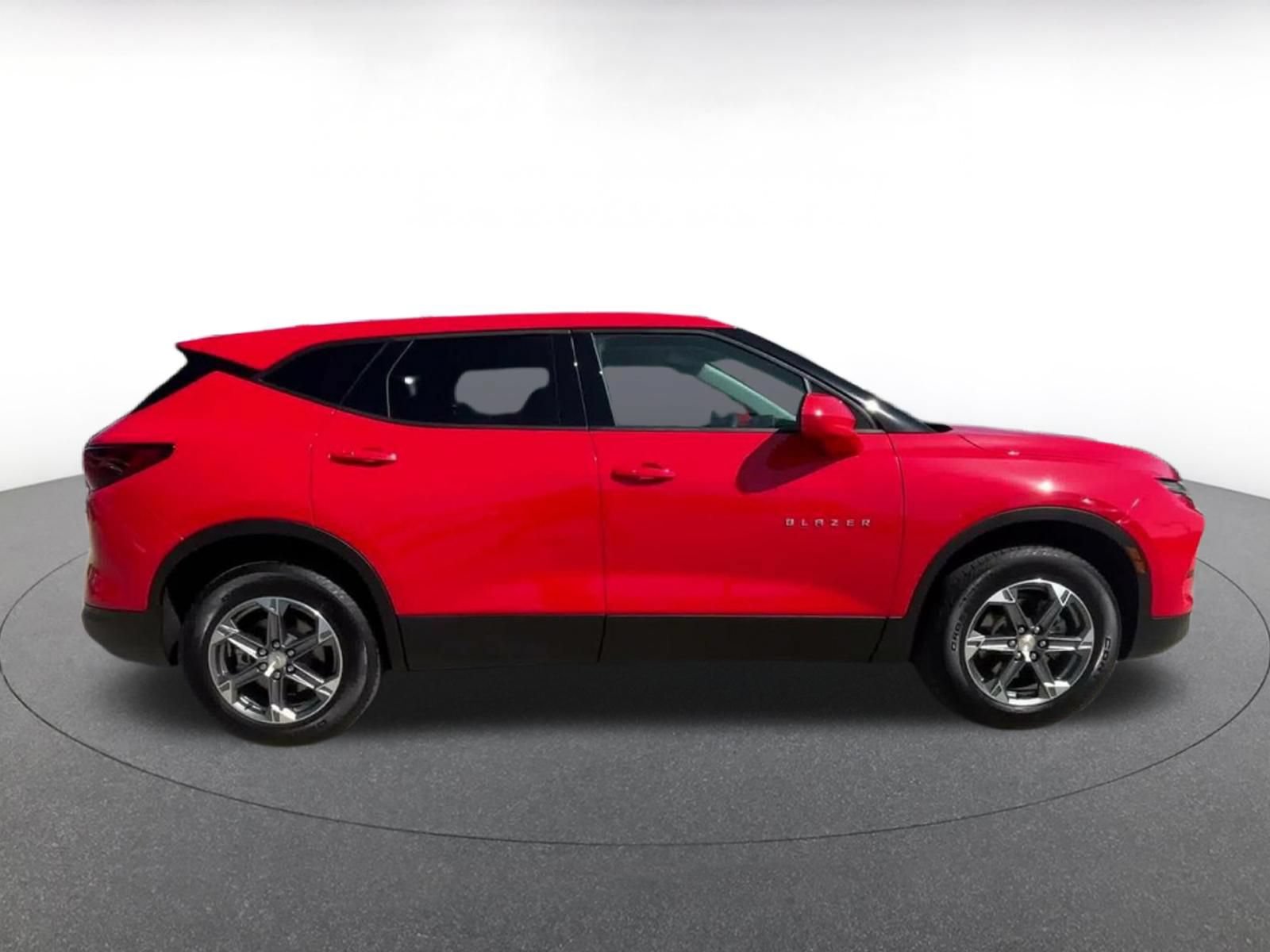 Used 2026 Chevrolet Blazer LT FWD image 15