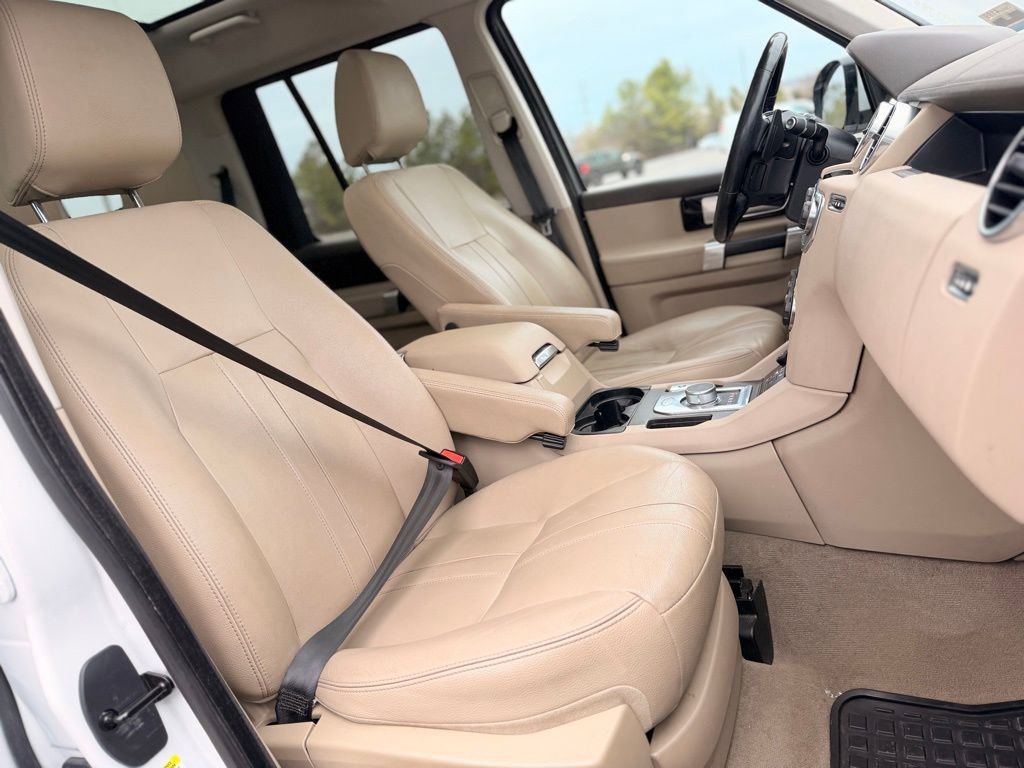 Used 2016 Land Rover LR4 HSE AWD/4WD image 11