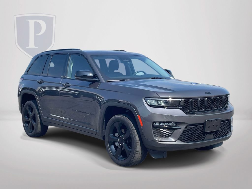 Used 2023 Jeep Grand Cherokee Limited w/ Black Appearance Package AWD/4WD image 2