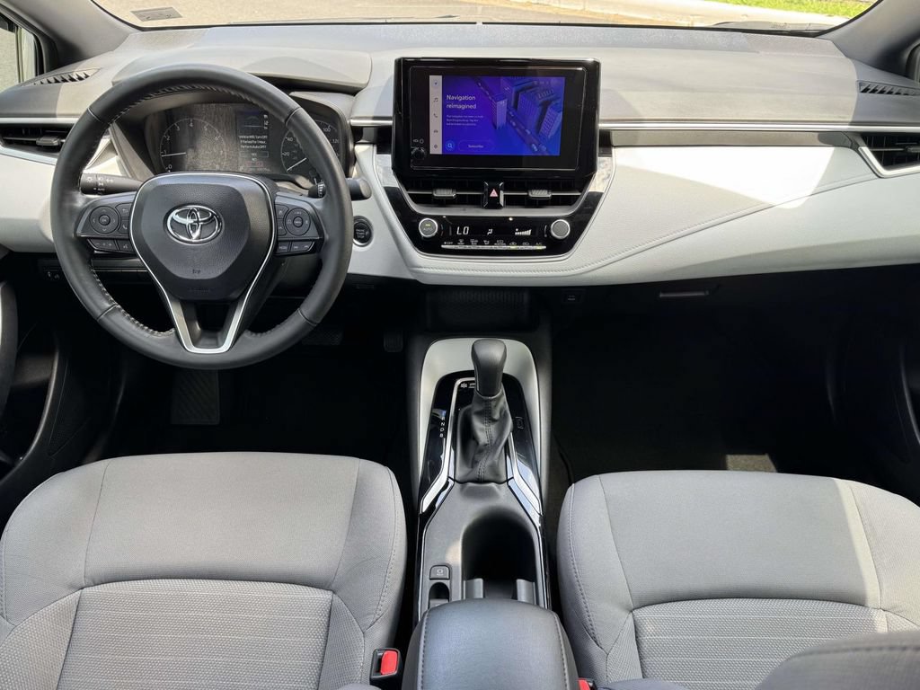 Used 2024 Toyota Corolla SE FWD image 2
