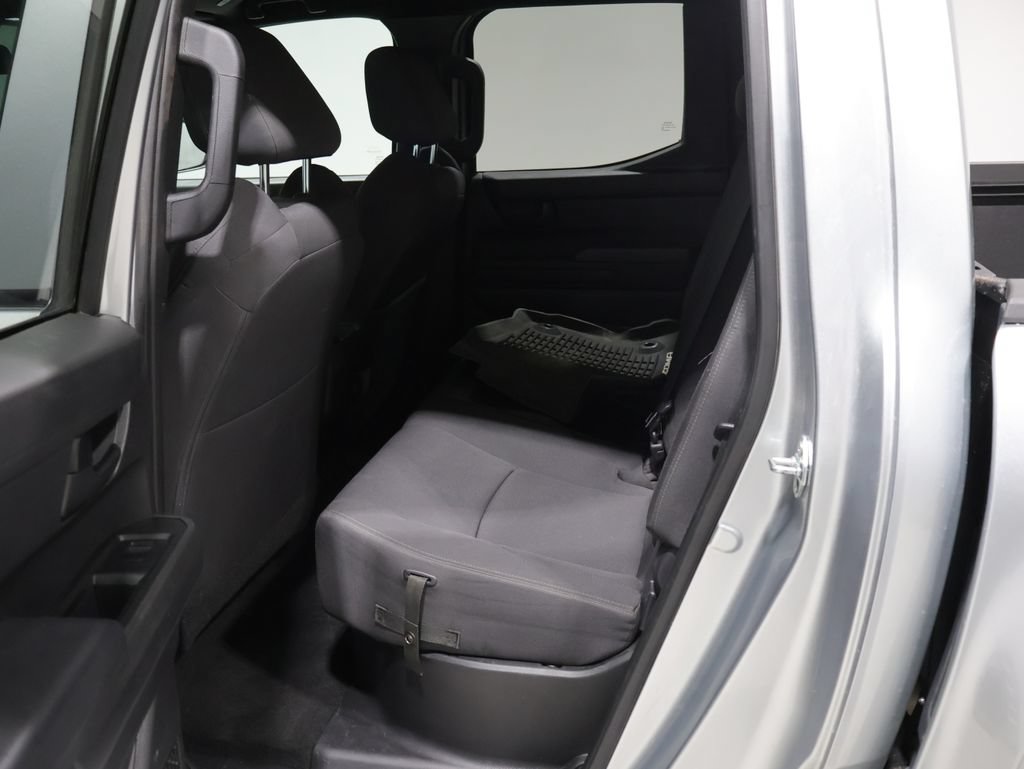 Used 2025 Toyota Tacoma SR w/ SR Upgrade Package AWD/4WD image 17