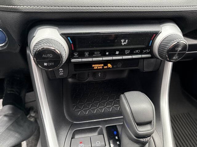 Used 2021 Toyota RAV4 XLE w/ Convenience Package AWD/4WD image 22
