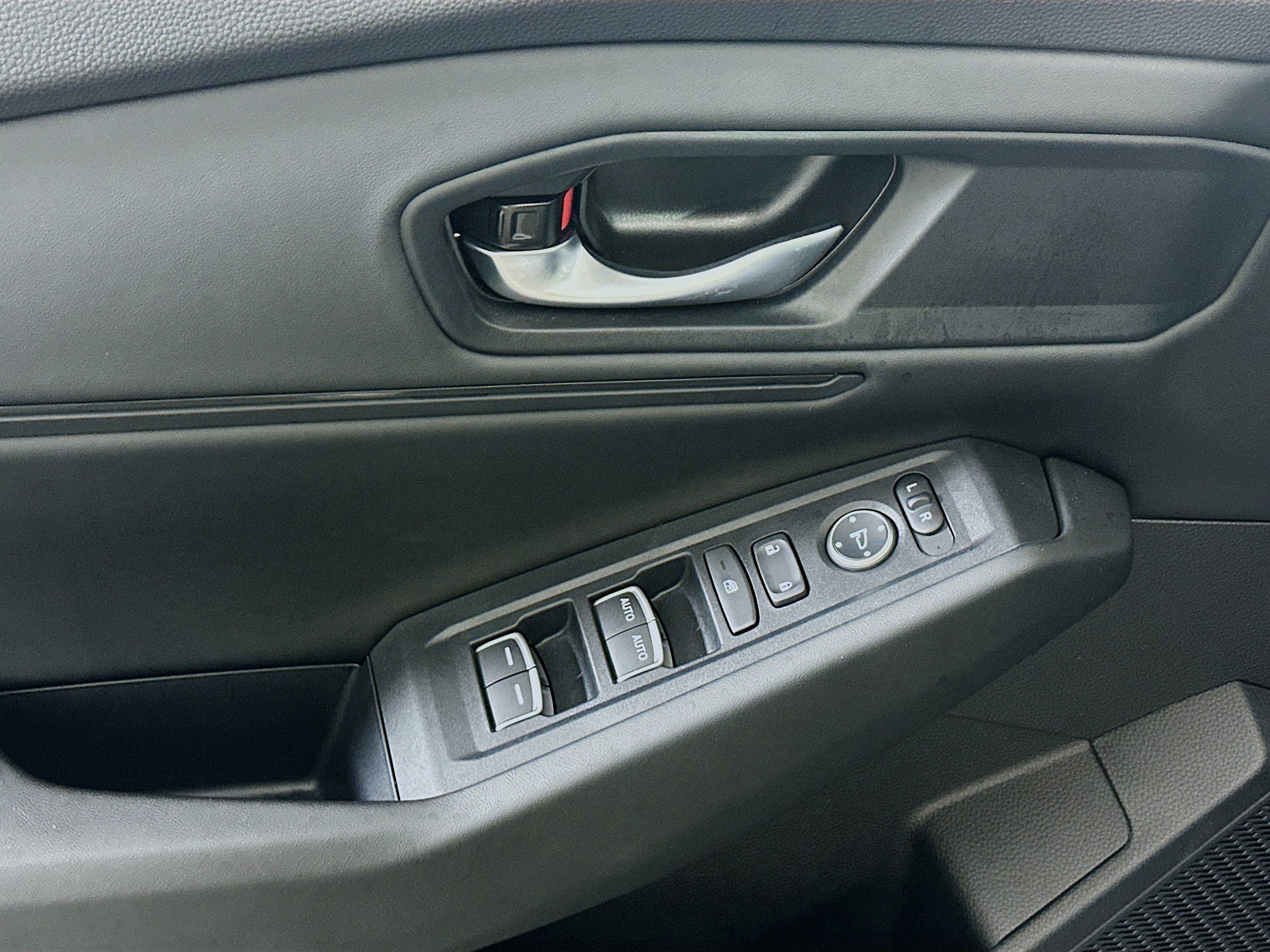 Used 2025 Honda Accord SE image 15