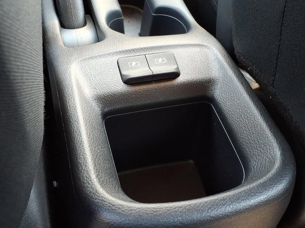Used 2022 Nissan Versa S FWD image 12