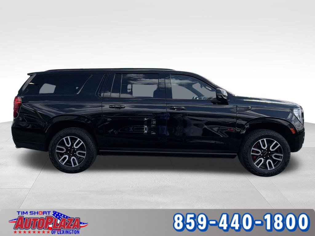 Used 2024 GMC Yukon XL AT4 w/ AT4 Premium Plus Package AWD/4WD image 9