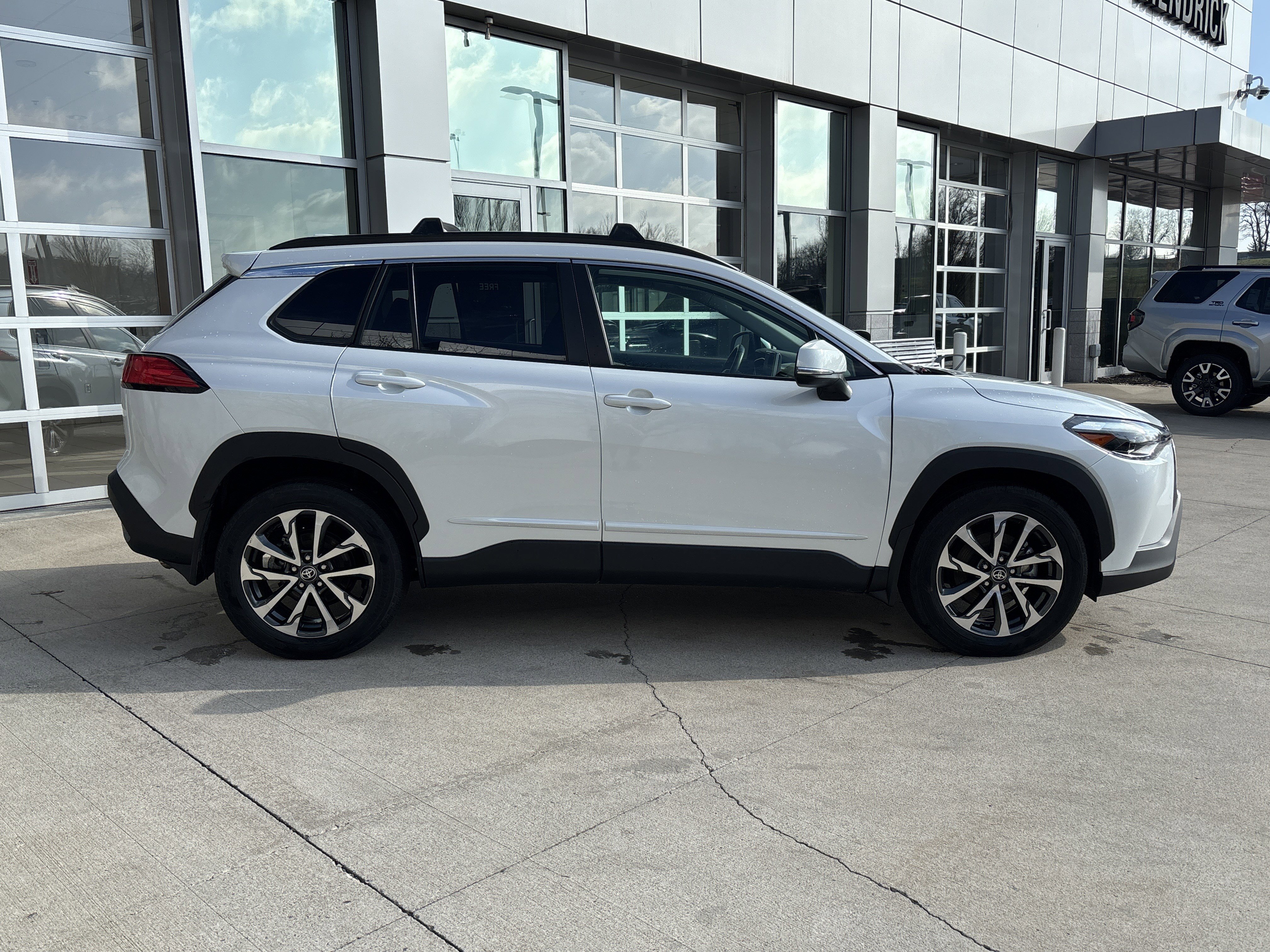 Certified 2023 Toyota Corolla Cross XLE w/ Convenience Package image 10