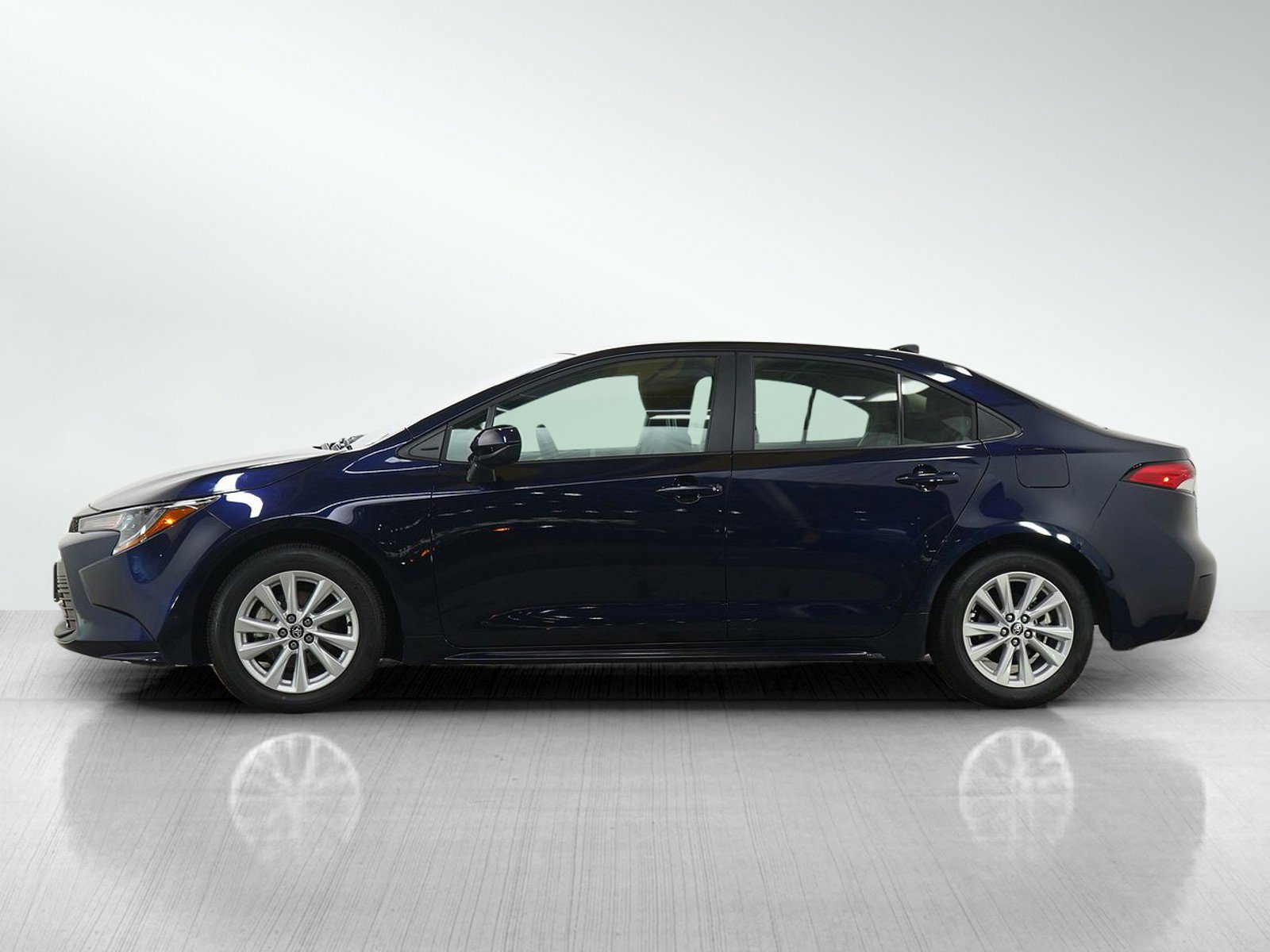 Used 2026 Toyota Corolla LE w/ LE Premium Package FWD image 2
