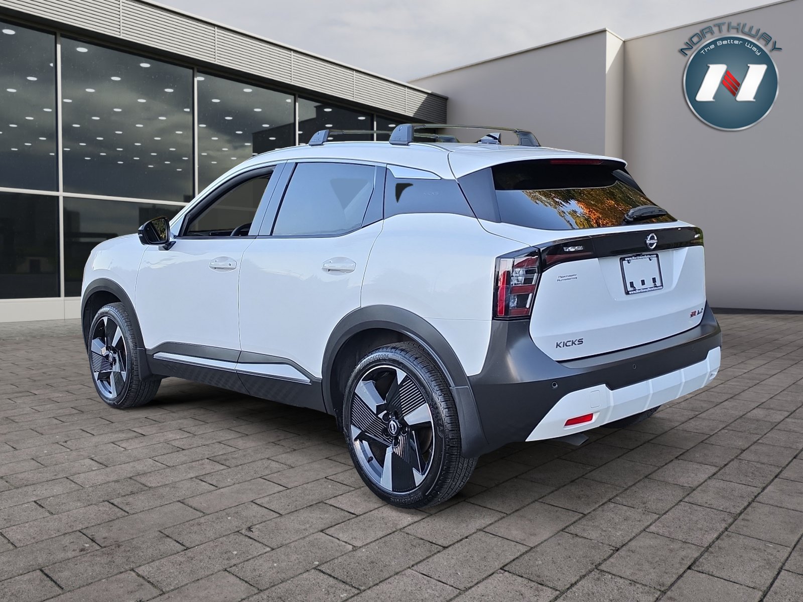 Used 2026 Nissan Kicks SR w/ Cold Weather Package AWD/4WD image 3