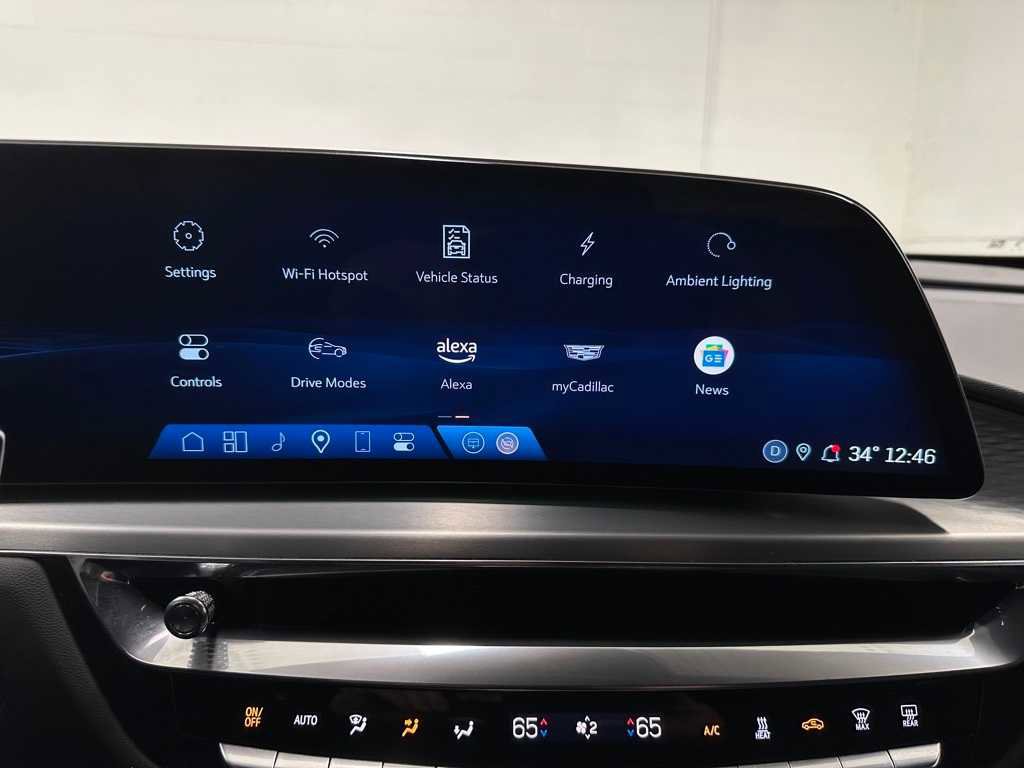 Used 2024 Cadillac Lyriq Luxury image 36