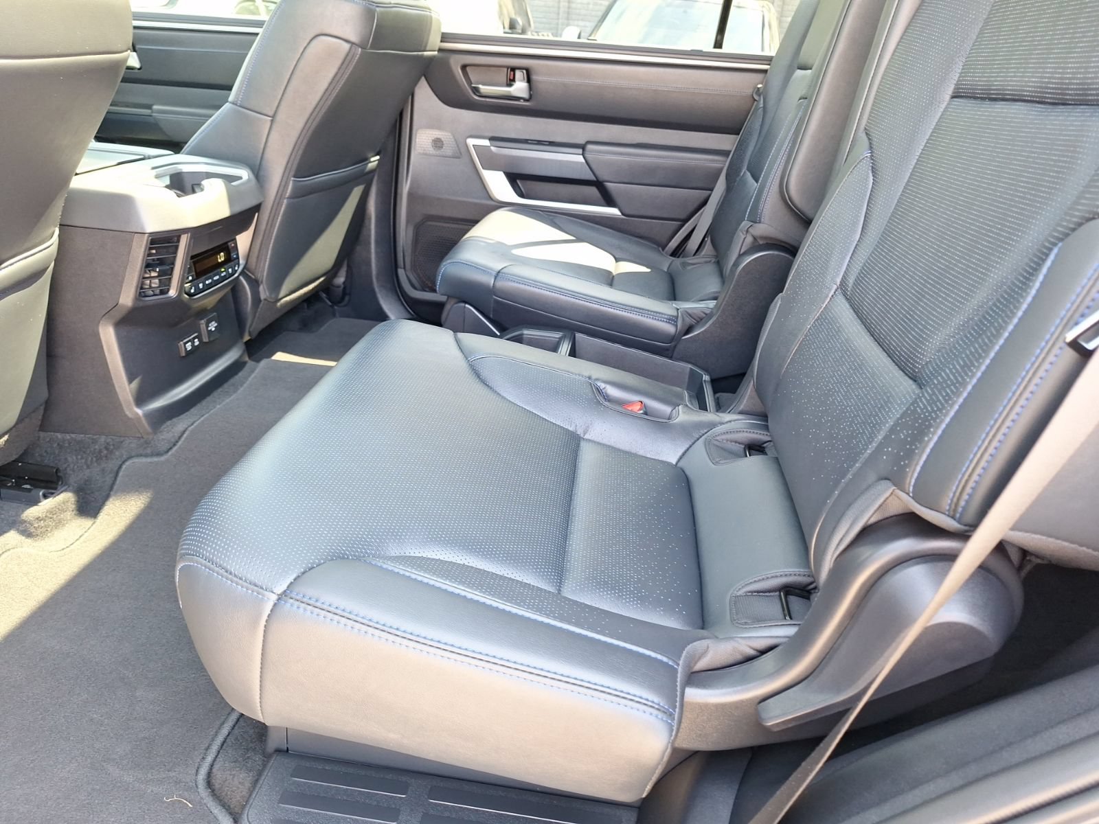 Used 2025 Toyota Sequoia Platinum AWD/4WD image 30