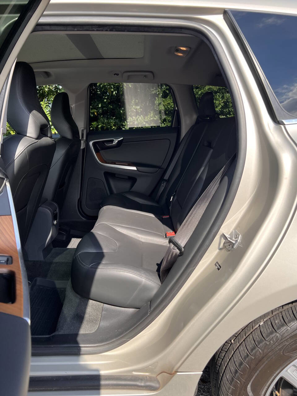 Used 2017 Volvo XC60 T5 Inscription w/ Advanced Package AWD/4WD image 15