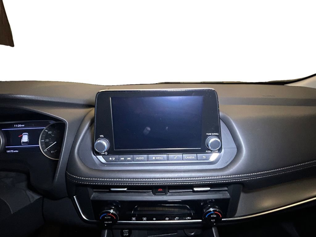 Used 2026 Nissan Rogue SV image 11