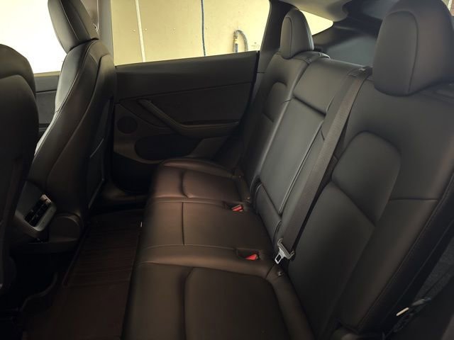 Used 2021 Tesla Model Y Long Range image 19