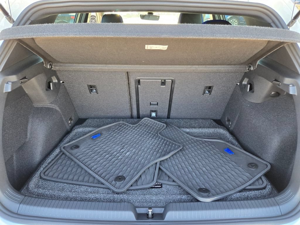 Certified 2024 Volkswagen Golf R AWD/4WD image 14