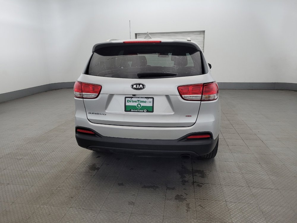 Used 2016 Kia Sorento LX image 7